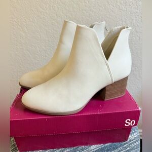 SO Women's Cream Ankle Booties